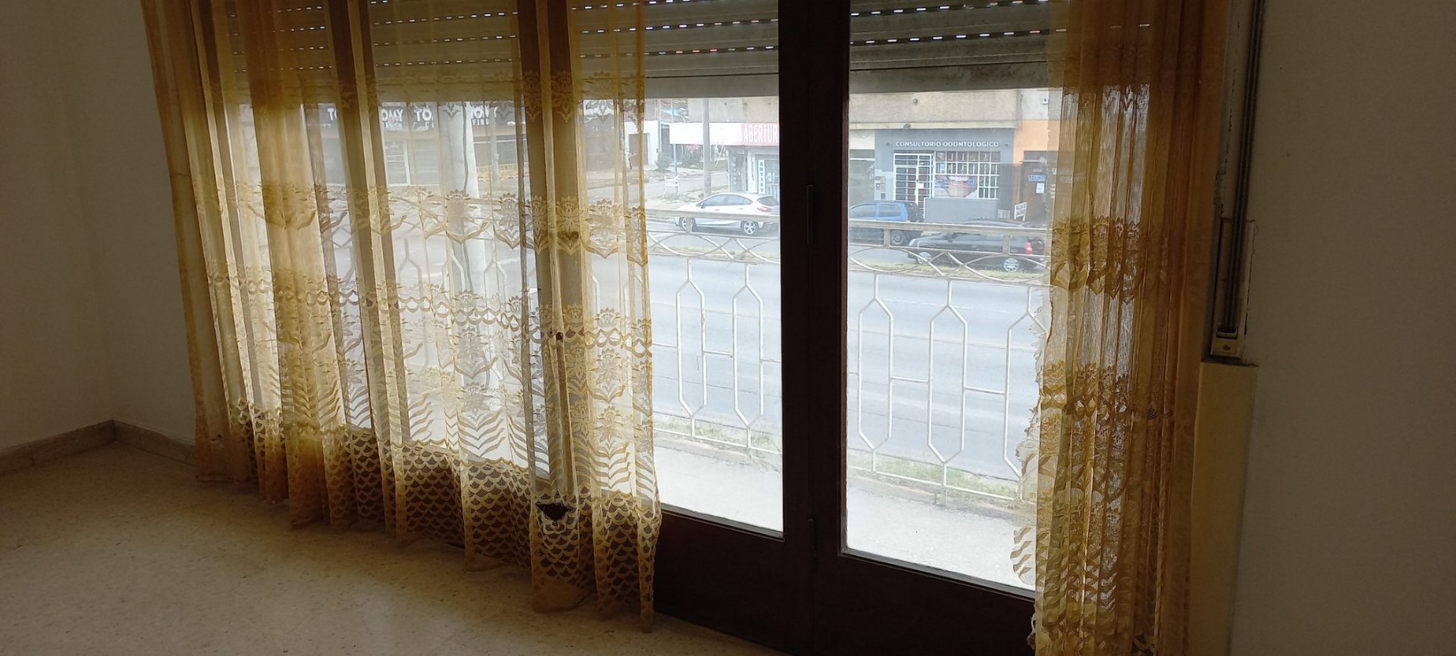 Dpto 3 Amb con balcon y terraza a la calle 