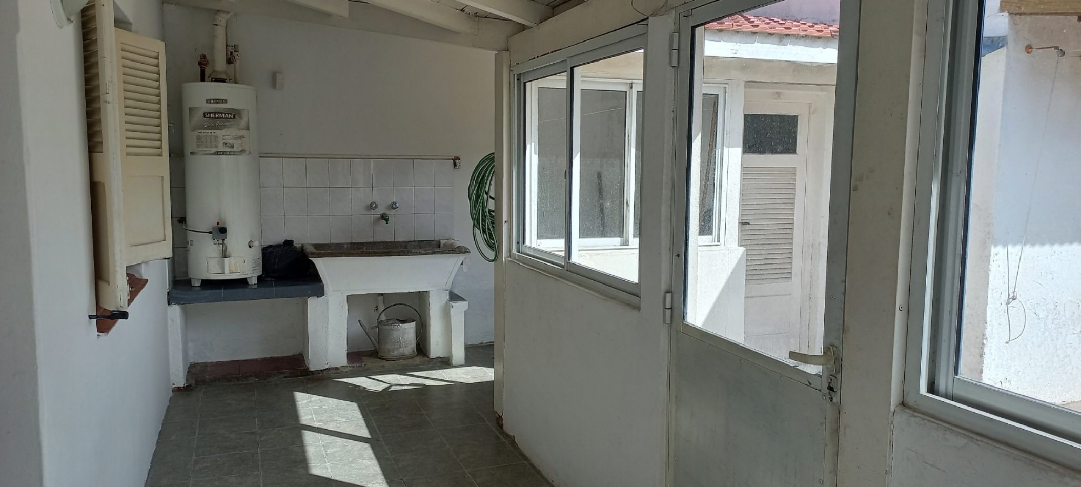 CHALET 3 AMBIENTE - GARAJE - PARQUE - PARRILLA